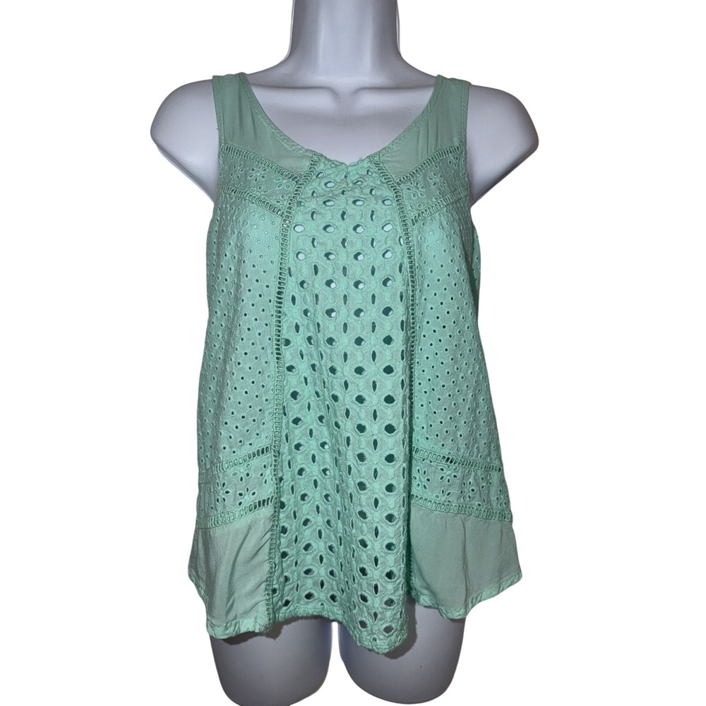 Taylor & Sage Mint Green Eyelet Lace V-Neck Tank Top Small T0923-AAA